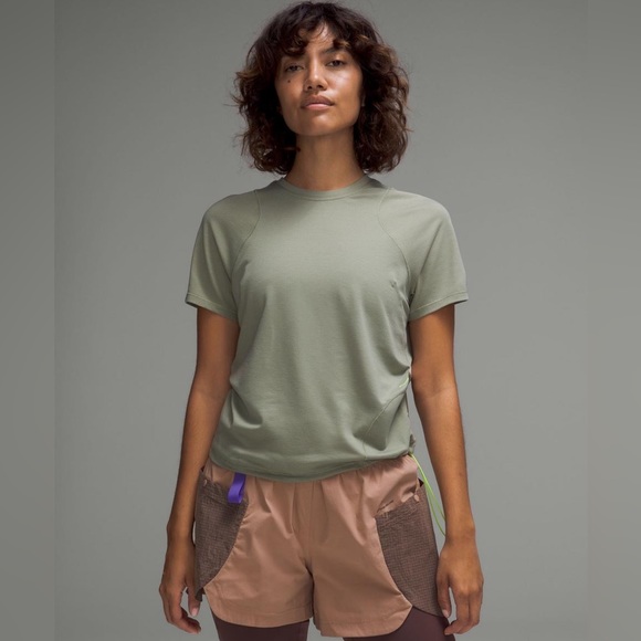 lululemon athletica Tops - NWT Lululemon Lightweight Cinched Hem Hiking T-Shirt in Laurel Green Size 6